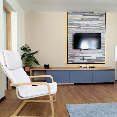 Nikas Apartman Donji Milanovac Exterior foto