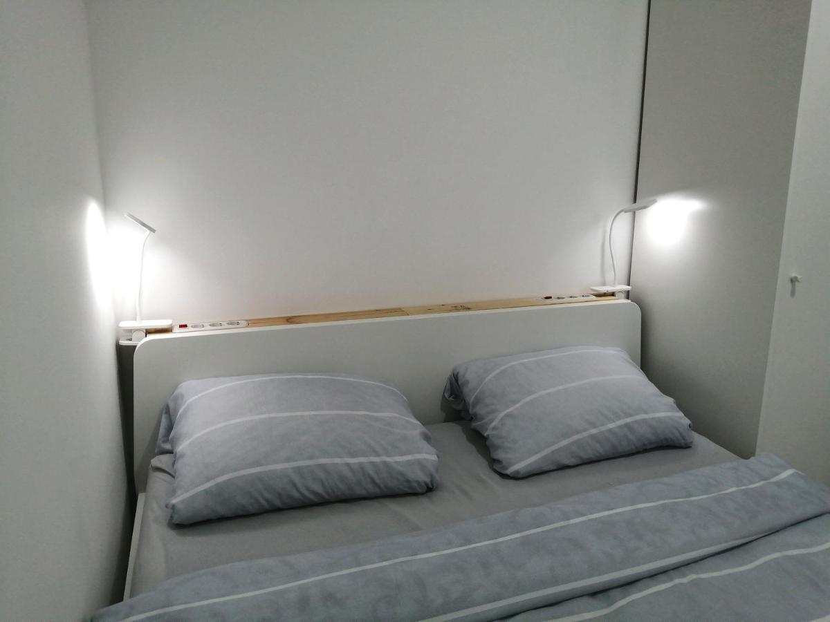 Nikas Apartman Donji Milanovac Exterior foto