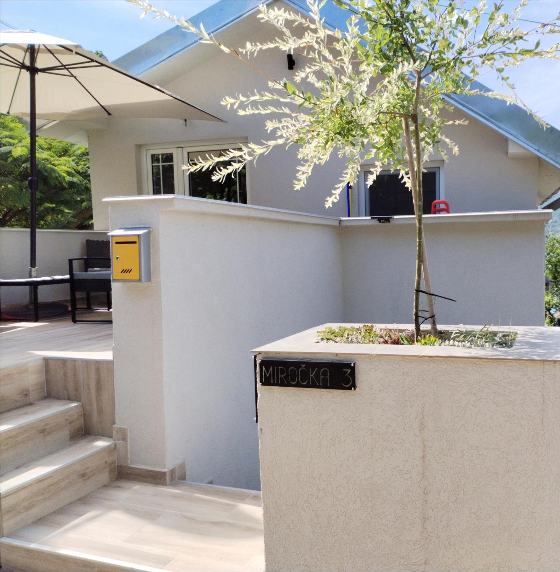 Nikas Apartman Donji Milanovac Exterior foto
